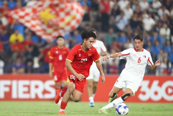 Tiền đạo Việt Nam Nguyễn Trọng Đức Vũ (20) thi đấu trong trận thua Palestine 1-2 ở lượt hai bảng C vòng loại U20 châu Á 2027, trên sân Việt Trì, Phú Thọ ngày 3/9/2026. Ảnh: VFF