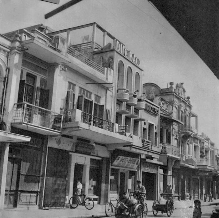 Một góc phố Hàng Bạc năm 1959. Ảnh: Rév Miklós