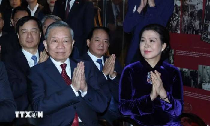 Tổng Bí thư, Chủ tịch nước Tô Lâm và phu nhân dự chương trình Khai trương Không gian Di sản và Kết nối văn hóa Việt - Nga hôm 8/9. Ảnh: TTXVN