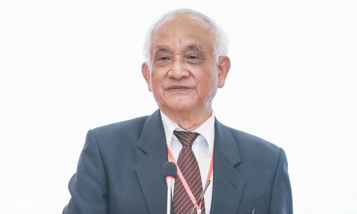 PGS Trần Đức Cường, Chủ tịch Hội Khoa học Lịch sử Việt Nam khóa 7, phát biểu sáng 30/9. Ảnh: Hoàng Phong