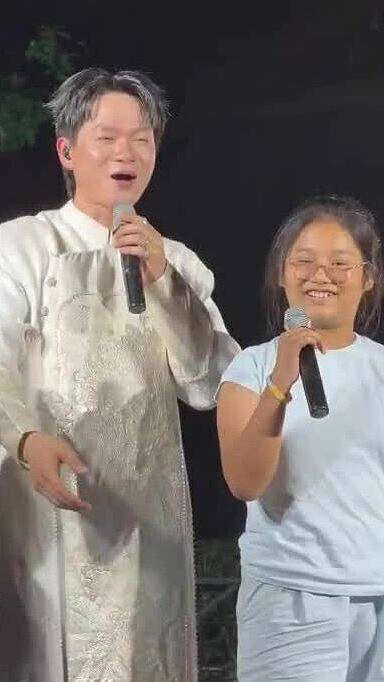 Tuấn Cry hát 'Bắc Bling' cùng em nhỏ