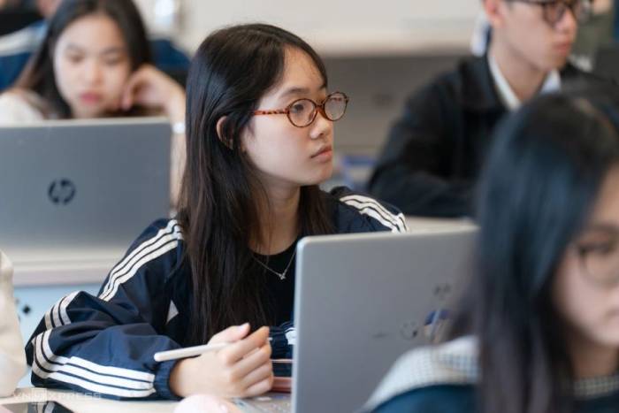 Sinh viên Đại học Kinh tế Quốc dân, tháng 3/2026. Ảnh: Hoàng Giang