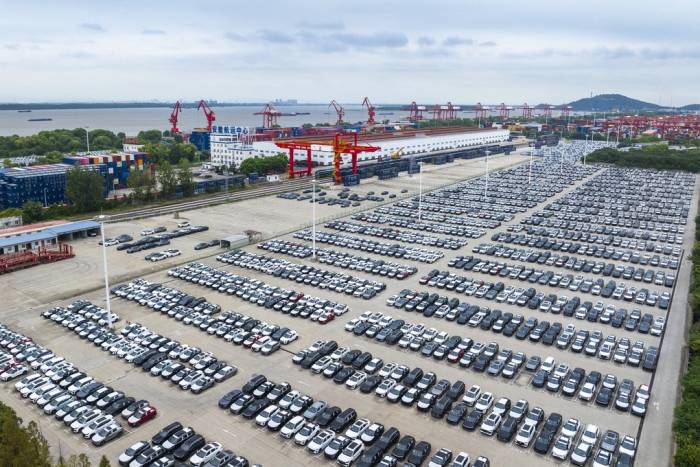 Ôtô Trung Quốc chờ được bốc xếp, xuất khẩu, tại một cảng ở tỉnh An Huy, Trung Quốc, ngày 18/9/2025. Ảnh: China Daily