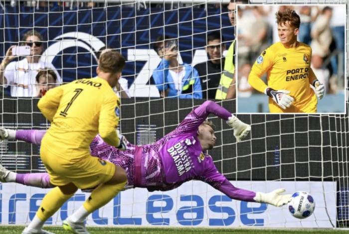 Ronald Koeman Jr ghi bàn phạt đền trong trận Telstar hòa Cambuur 2-2 tại giải VĐQG Hà Lan trên sân Sportpark Schoonenberg, Velsen-Zuid, Hà Lan ngày 6/9. Ảnh: Shutterstock