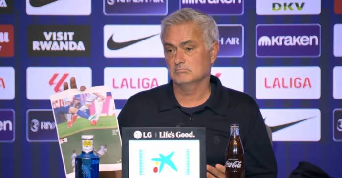 HLV Jose Mourinho trong buổi họp báo sau trận Atletico Madrid – Real Madrid ở sân Metropolitano, Madrid, Tây Ban Nha ngày 20/9/2026. Ảnh: AS TV