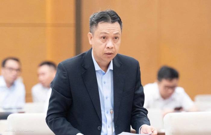 Thứ trưởng Công Thương Nguyễn Việt Sơn trình bày tờ trình dự thảo Luật sửa đổi, bổ sung một số điều Luật Điện lực, sáng 21/9. Ảnh: Cổng thông tin điện tử Quốc hội