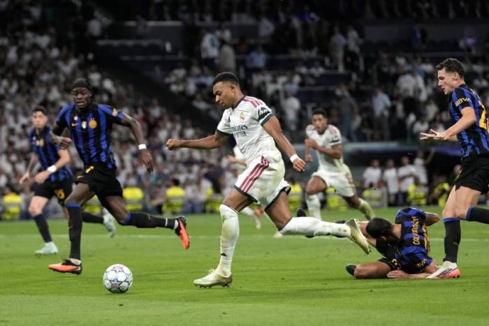 Kylian Mbappe đi bóng trong trận Real Madrid gặp Inter tại Champions League trên sân Bernabeu, Madrid, Tây Ban Nha, ngày 8/9/2026. Ảnh: AP