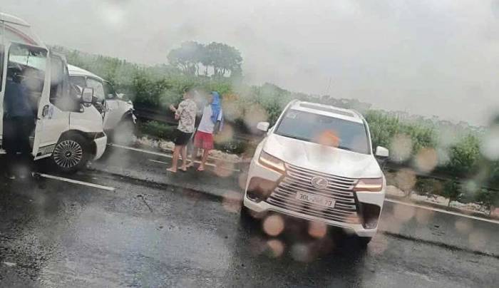 Hiện trước vụ tai nạn trên cao tốc Pháp Vân - Cầu Giẽ ngày 15/9. Ảnh: CTV