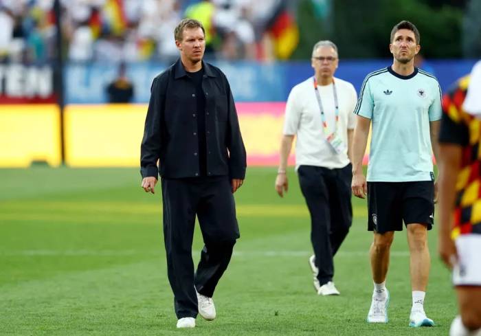HLV Julian Nagelsmann rời sân sau khi Đức bị Paraguay loại khỏi World Cup 2026, trên sân Boston, Foxborough, Massachusetts, Mỹ ngày 29/6/2026. Ảnh: Reuters