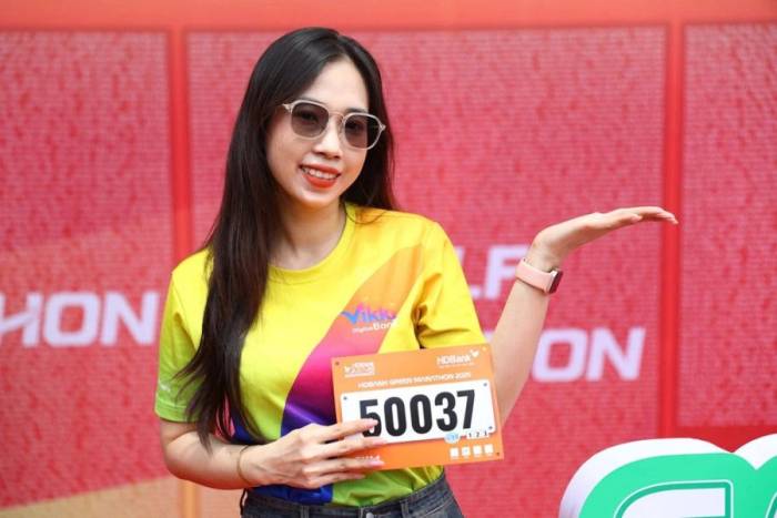 Runner nhận Bib HDBank Green Marathon 2025. Ảnh: Quỳnh Trần