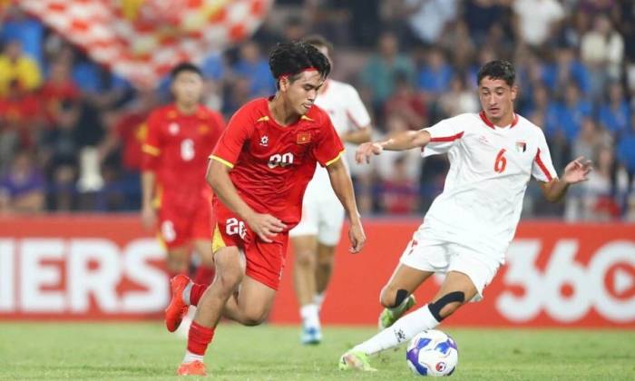 Tiền đạo Nguyễn Trọng Đức Vũ (20) thi đấu trong trận Việt Nam thua Palestine 1-2 ở lượt hai bảng C vòng loại U20 châu Á 2027, trên sân Việt Trì, Phú Thọ tối 3/9/2026. Ảnh: VFF