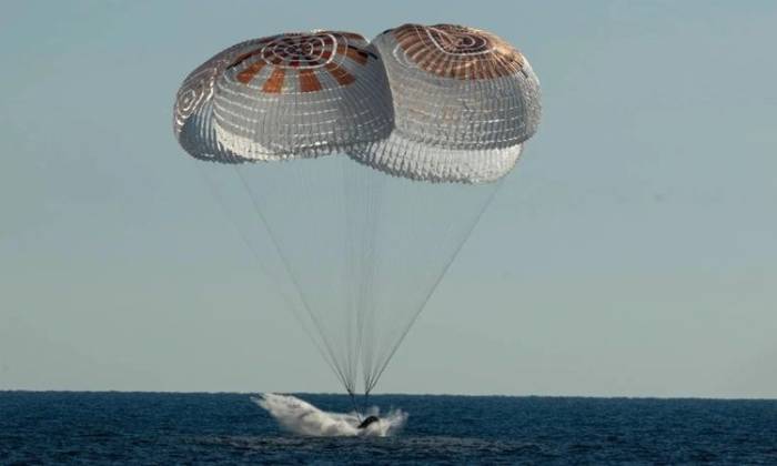 Tàu Crew Dragon Freedom của SpaceX hạ cánh xuống biển với 4 phi hành gia bên trong vào ngày 14/10/2022. Ảnh: NASA