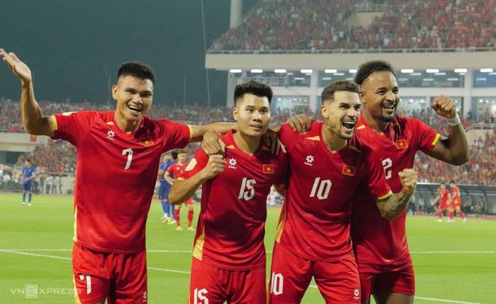 Cầu thủ Việt Nam mừng bàn gỡ 1-1 trong trận hòa Thái Lan 2-2 ở lượt về chung kết ASEAN Cup 2026, trên sân Mỹ Đình, Hà Nội ngày 26/8/2026. Ảnh: Ngọc Thành
