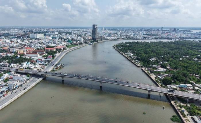 [Vị trí đề xuất xây khu hành chính mới tại khu Trung tâm văn hóa  Tây Đô, phía nam sông Cần Thơ. Ảnh: An Bình