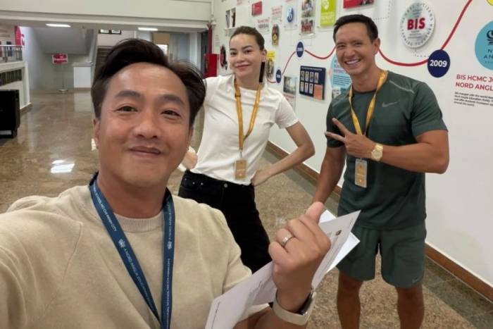 Cường Đôla cùng vợ chồng Hồ Ngọc Hà - Kim Lý tại buổi họp phụ huynh cho con, sáng 9/9. Ảnh: nhân vật cung cấp