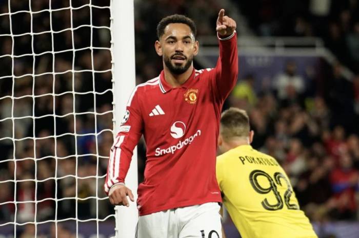 Matheus Cunha mừng bàn mở tỷ số trong trận Man Utd thắng Sabah FK 4-0 ở lượt đầu vòng phân hạng Champions League tại Old Trafford, Manchester, Anh tối thứ Năm ngày 10/9/2026. Ảnh: AP