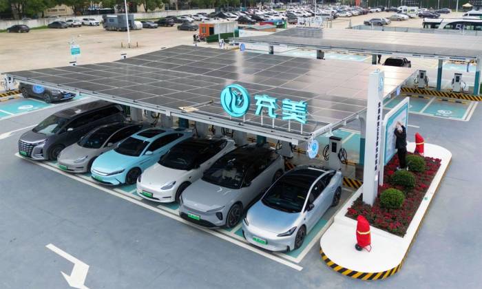 Một trạm sạc siêu nhanh của Tổng Công ty Xây dựng Trung Quốc (CSCEC) tại Hán Khẩu, Vũ Hán. Ảnh: Wuhan