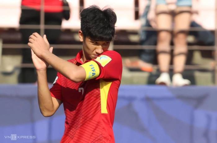 Tiền vệ Việt Nam Nguyễn Trọng Đại (7) thi đấu trong trận thua Honduras 0-2 ở lượt cuối bảng E FIFA U20 World Cup 2017, trên sân Cheonan, Hàn Quốc ngày 28/5/2017. Ảnh: Đức Đồng