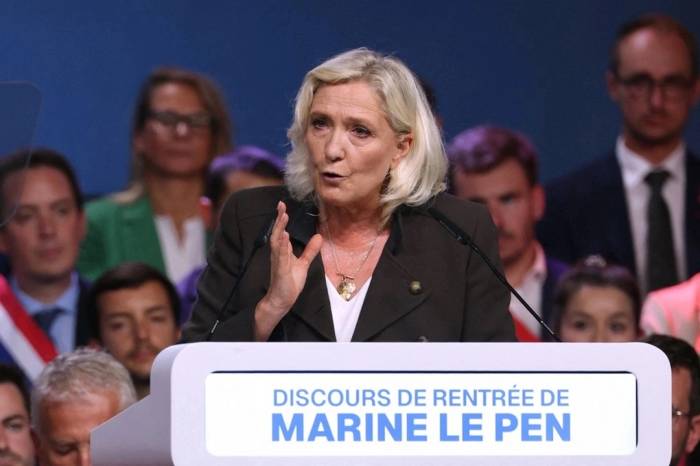 Lãnh đạo cực hữu Pháp Marine Le Pen phát biểu tại Henin-Beaumont ngày 13/9, trong sự kiện vận dộng tranh cử của RN. Ảnh: AFP