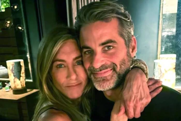 Jennifer Aniston bên người yêu. Ảnh: Instagram/ Jennifer Aniston