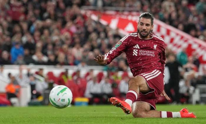 Dominik Szoboszlai bỏ lỡ cơ hội trong trận Liverpool gặp Tottenham ở vòng ba Cup Liên đoàn Anh tại Anfield, Liverpool, Anh, ngày 15/9/2026. Ảnh: AP