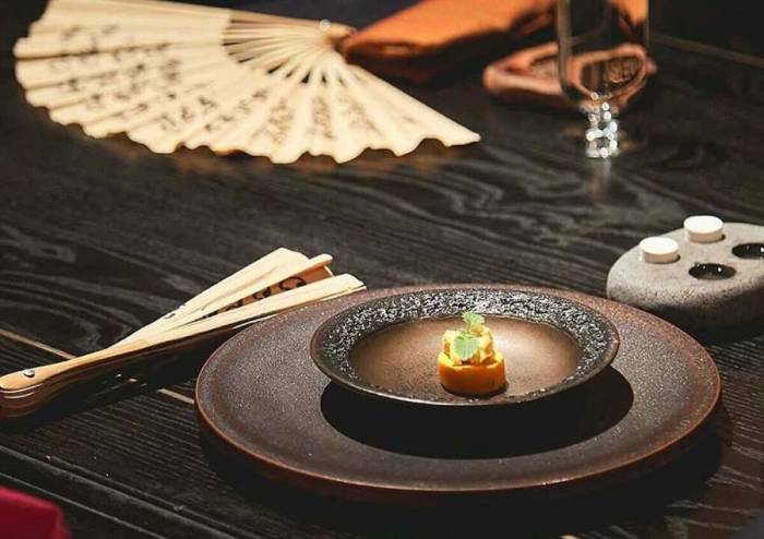 Không gian bàn ăn tại Cồ Đàm. Ảnh: Nhà hàng