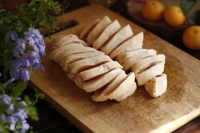 Ức gà giàu protein tốt cho người tiền tiểu đường. Ảnh: Bùi Thủy