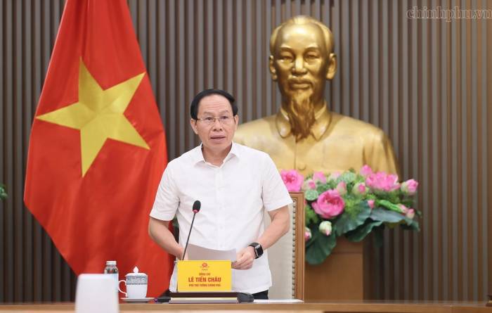 Phó thủ tướng Lê Tiến Châu chủ trì họp về tiến độ sáp nhập cơ sở giáo dục nghề nghiệp công lập, sáng 22/9. Ảnh: VGP