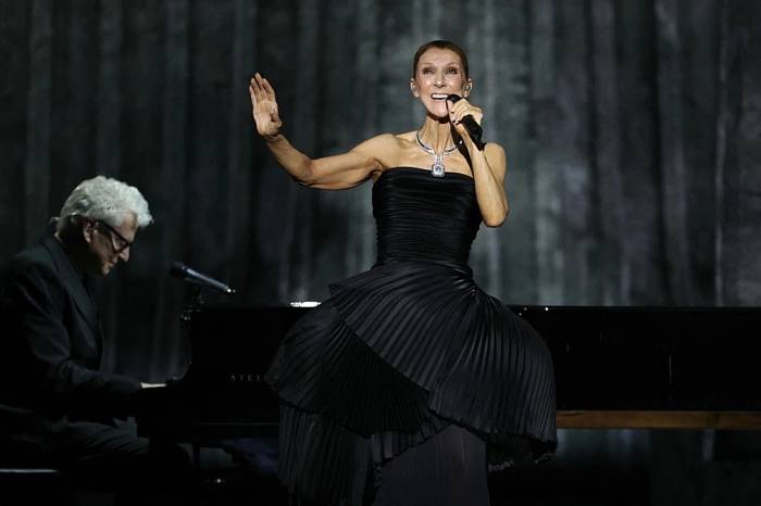 Celine Dion trong đêm nhạc 12/9. Ảnh: AFP