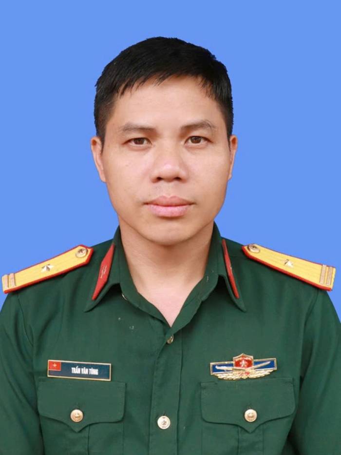 Trung tá Trần Văn Tùng mất khi cứu người ở Hưng Yên. Ảnh: Quân khu 3