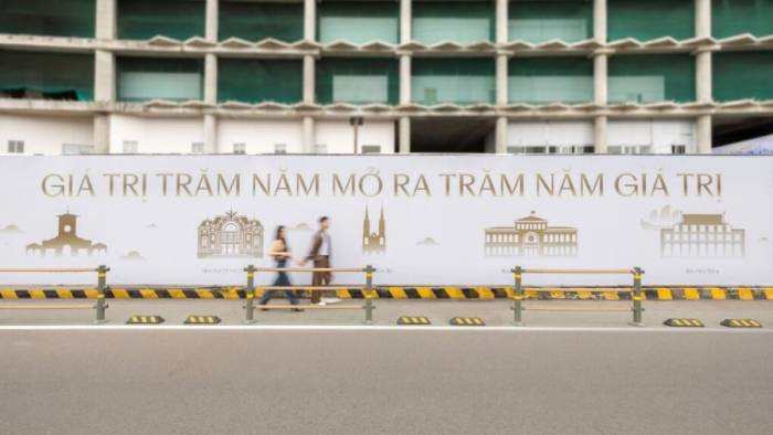 Các công trình biểu tượng tại Việt Nam xuất hiện tại Bến Thành.