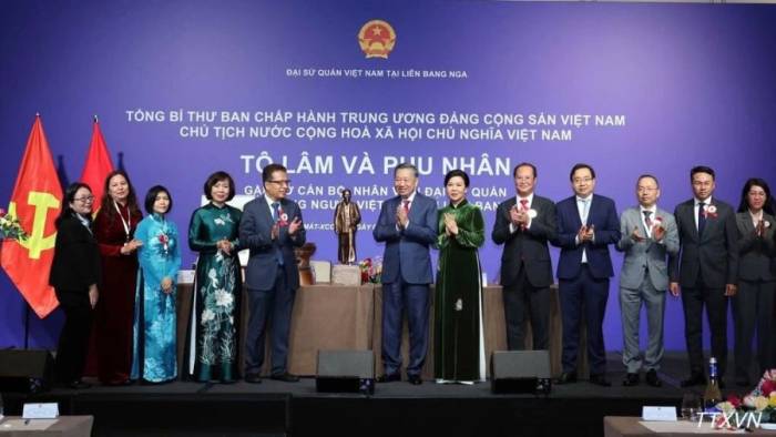 Tổng Bí thư, Chủ tịch nước mong trí thức Việt tại Nga thúc đẩy hợp tác khoa học công nghệ - 1
