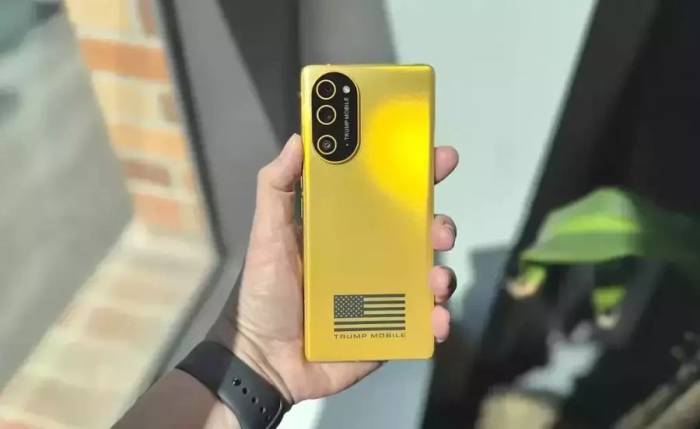 Mặt lưng của smartphone Trump T1. Ảnh: Cnet