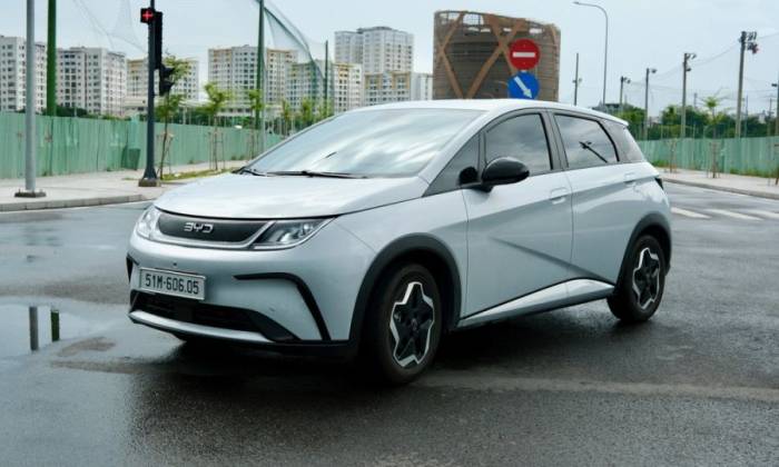 BYD Dolphin tại TP HCM, tháng 8/2026. Ảnh: Hồ Tân