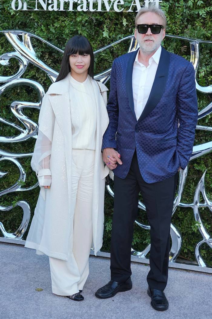 Nicolas Cage và vợ Riko Shibata tại đêm tiệc khai trương bảo tàng Lucas Museum of Narrative Art, Los Angeles, ngày 19/9. Ảnh: AP