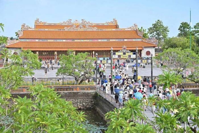 Du khách tham quan kinh thành Huế dịp lễ 2/9. Ảnh: Trung tâm Bảo tồn Di tích Cố đô Huế