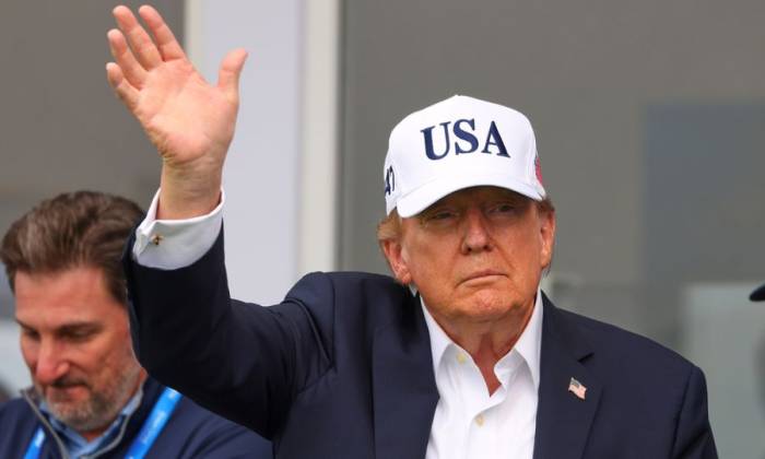 Tổng thống Mỹ Donald Trump tại Doonbeg, Ireland ngày 13/9. Ảnh: AP