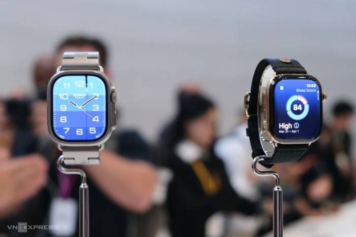 Bộ đôi Apple Watch Series 12 và Watch Ultra 4. Ảnh: Tuấn Hưng