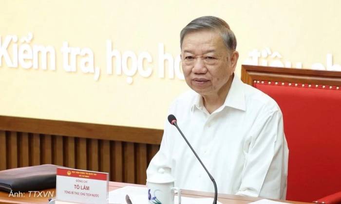 Tổng Bí thư, Chủ tịch nước Tô Lâm truyền đạt chuyên đề tại lớp bồi dưỡng, cập nhật kiến thức với Ủy viên Trung ương Đảng khóa 14, sáng 14/9. Ảnh: TTXVN