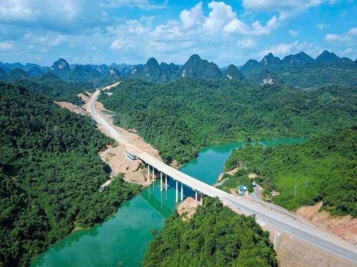 Cầu km79 thuộc dự án cao tốc Đồng Đăng - Trà Lĩnh. Ảnh: Phương Linh