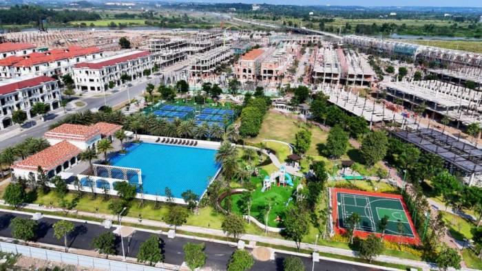 Aqua City đang bước vào giai đoạn đẩy mạnh thi công hoàn thiện. Ảnh: Novaland