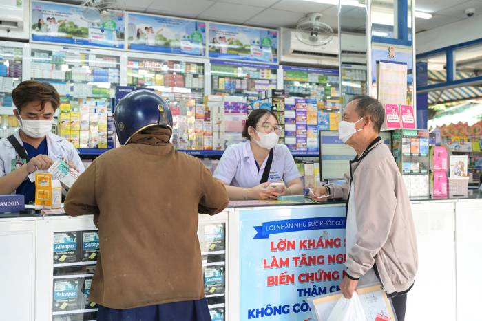 Long Châu tăng cường hợp tác với các đối tác dược phẩm, mở rộng khả năng tiếp cận thuốc thế hệ mới, thuốc hiếm cho người dân. Ảnh: Hoàng Khánh