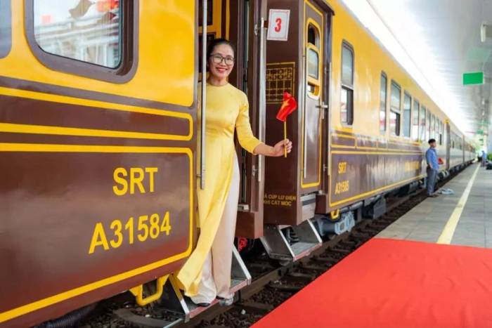 Đoàn tàu du lịch Cố đô Huế - Phong Nha, ngày 28/8. Ảnh: ĐSVN