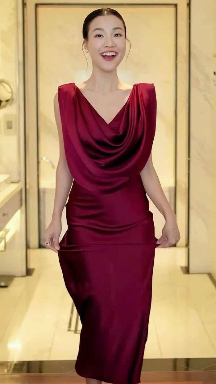 Á hậu Hoàng Oanh phối đồ dự sự kiện