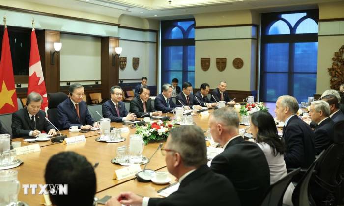 Tổng Bí thư, Chủ tịch nước Tô Lâm hội đàm với Thủ tướng Canada Mark Carney. Ảnh: TTXVN