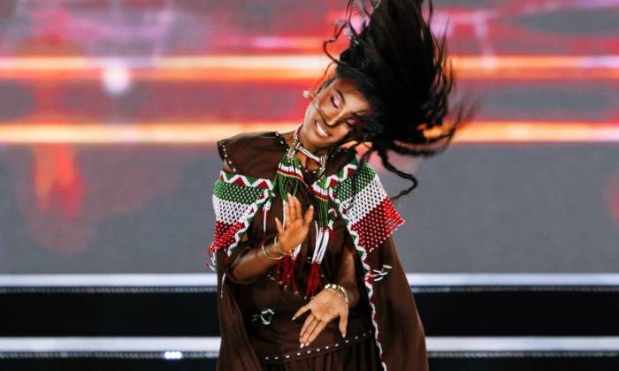Ruth Yirgalem Weldesilasie của Ethiopia diễn trang phục văn hóa dân tộc