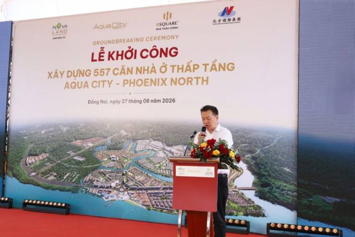 Ông Yang Bin, Phó tổng giám đốc NIG, nói về cam kết của liên danh trong việc đẩy nhanh tiến độ, đảm bảo an toàn và chất lượng gói thầu. Ảnh: Novaland