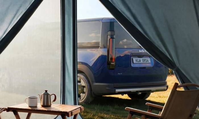 Thiết kế cửa sau và cụm đèn hậu trên PV7. Ảnh: Kia