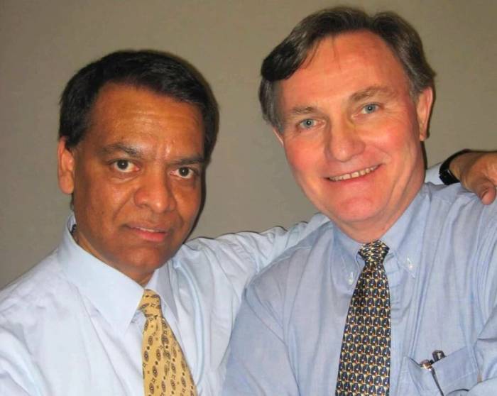Brian Clark (phải) và Stanley Praimnath là hai người sống sót ở tháp Nam của Trung tâm Thương mại Thế giới trong vụ khủng bố 11/9. Ảnh: Guardian