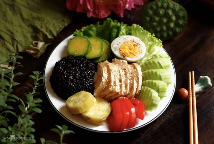 Bữa sáng nên kết hợp hài hòa giữa chất đạm, chất xơ và một lượng tinh bột vừa phải. Ảnh minh họa: Bùi Thủy